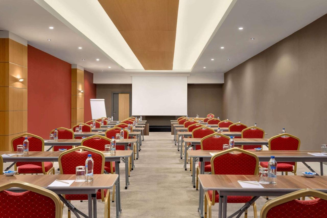 Ramada Plaza By Wyndham Eskişehir Exterior foto